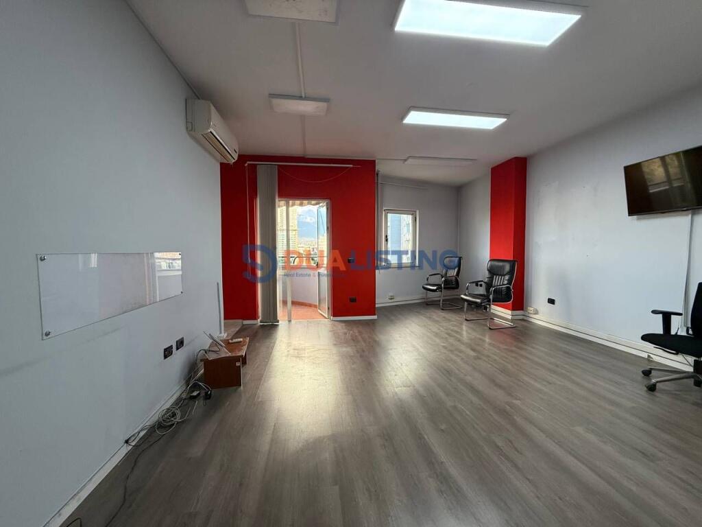 WE OFFER OFFICE SPACE FOR RENT IN THE BLLOKU AREA!