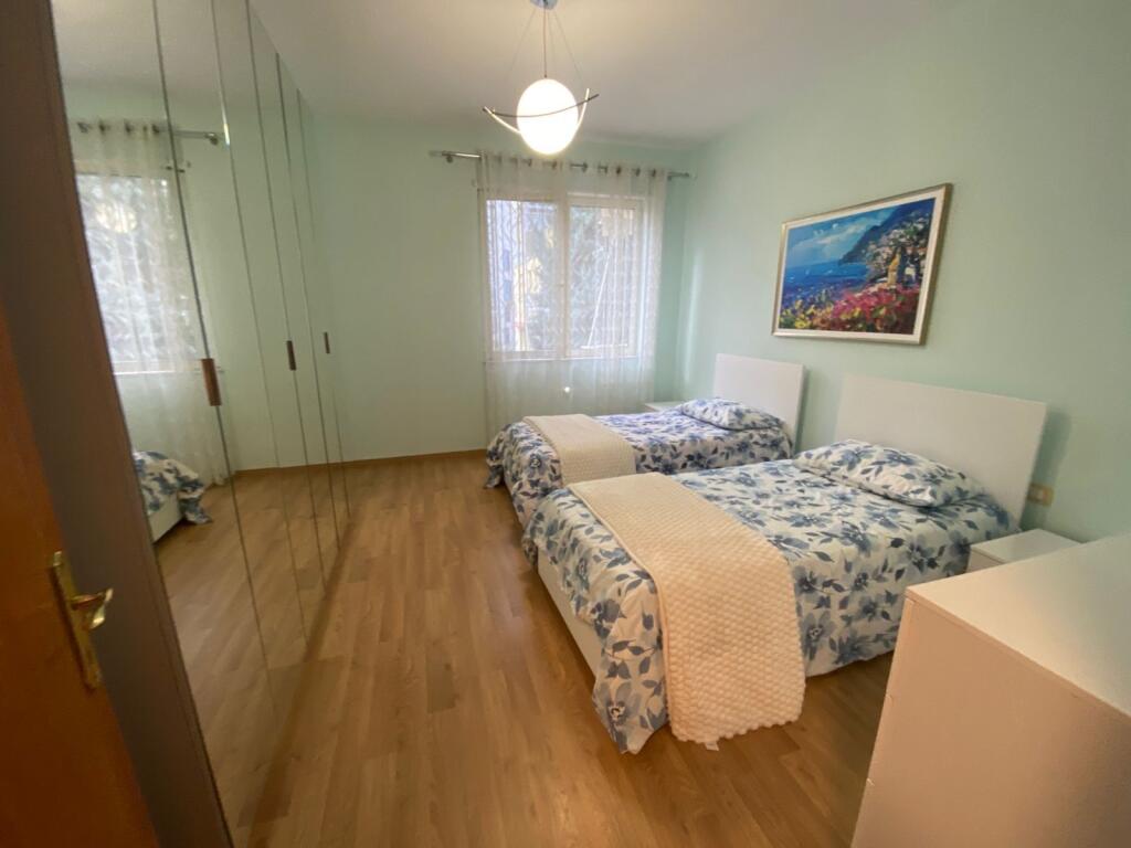 2+1,furnished,with parking space,near the zoo,720 euros