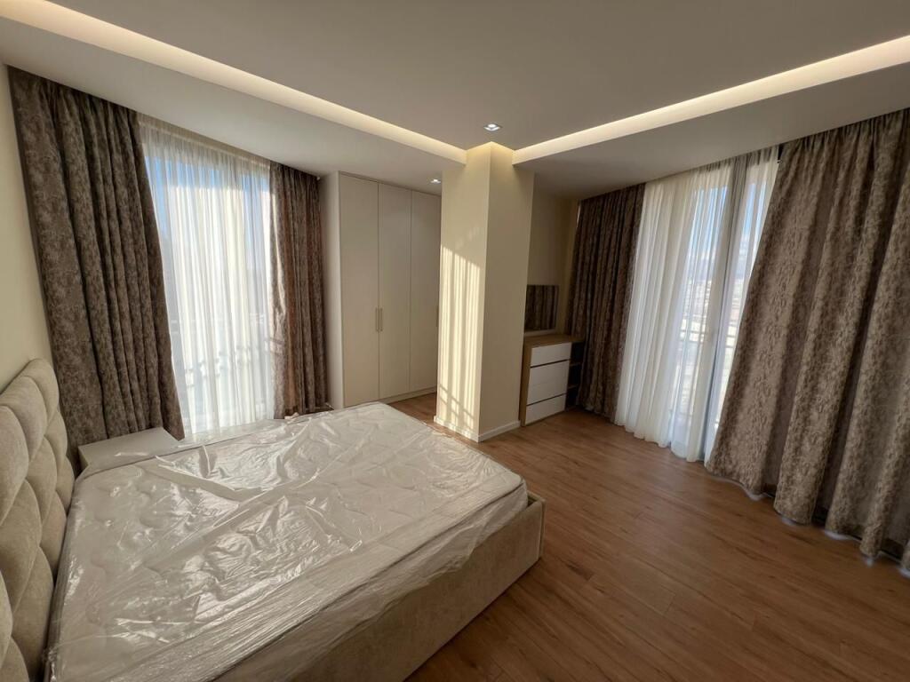 Apartament 2+1 per qira tek Golden Tower Residence tek Rruga Mine Peza.
