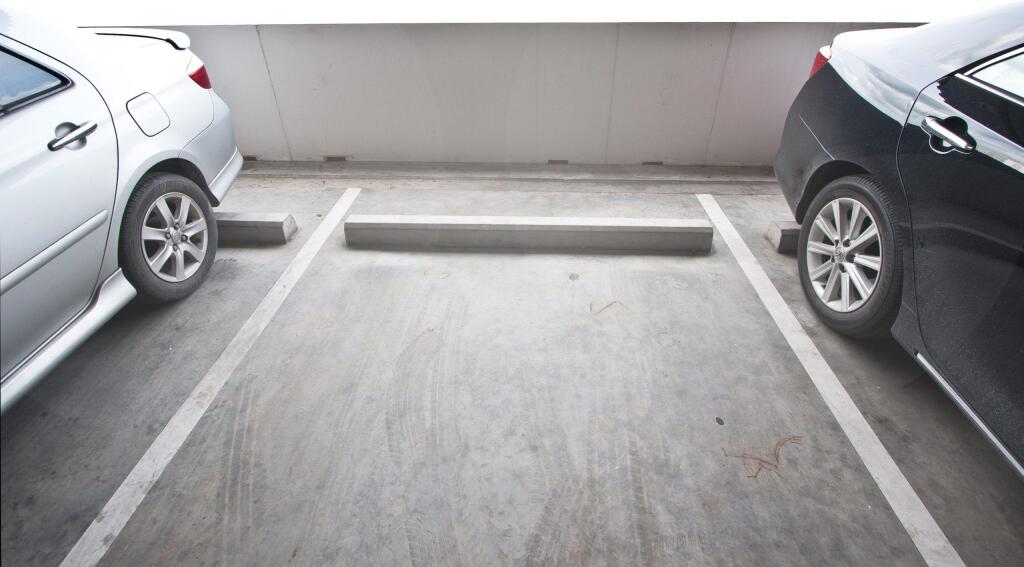VENDITA POSTO AUTO + DEPOSITO RESIDENZA KODRA E DIELLIT 2
