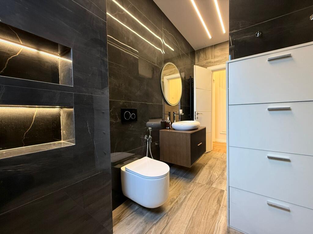 APARTAMENT 2+1 ME QIRA PAZARI I RI
