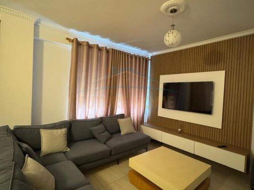 In vendita, Appartamento 1+1, Complesso Kontakt, 21 Dicembre, Tirana