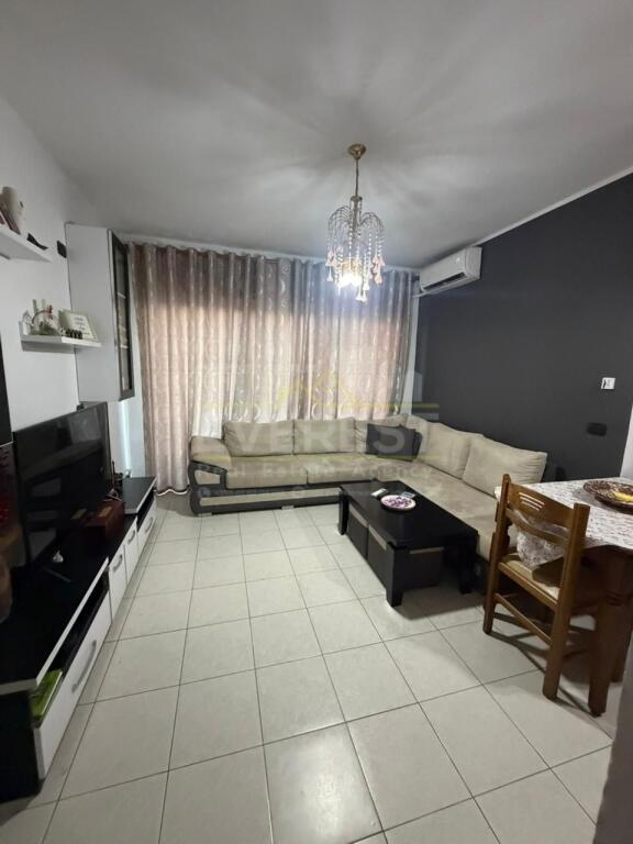 OKAZION!!  Super Apartament 1+1 per qera tek Ish Fusha e Aviacionit. Cmimi 45.000 Lek/Muaj