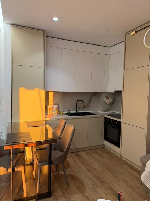 Jepet me qera apartament 1+1 tek Ish Fusha e Aviacionit