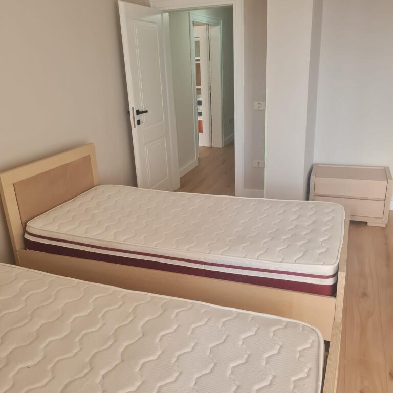 In affitto Appartamento 2+1+2 alle Torri Kajtazi Via Muhamet Gjollesha 700 mila lek