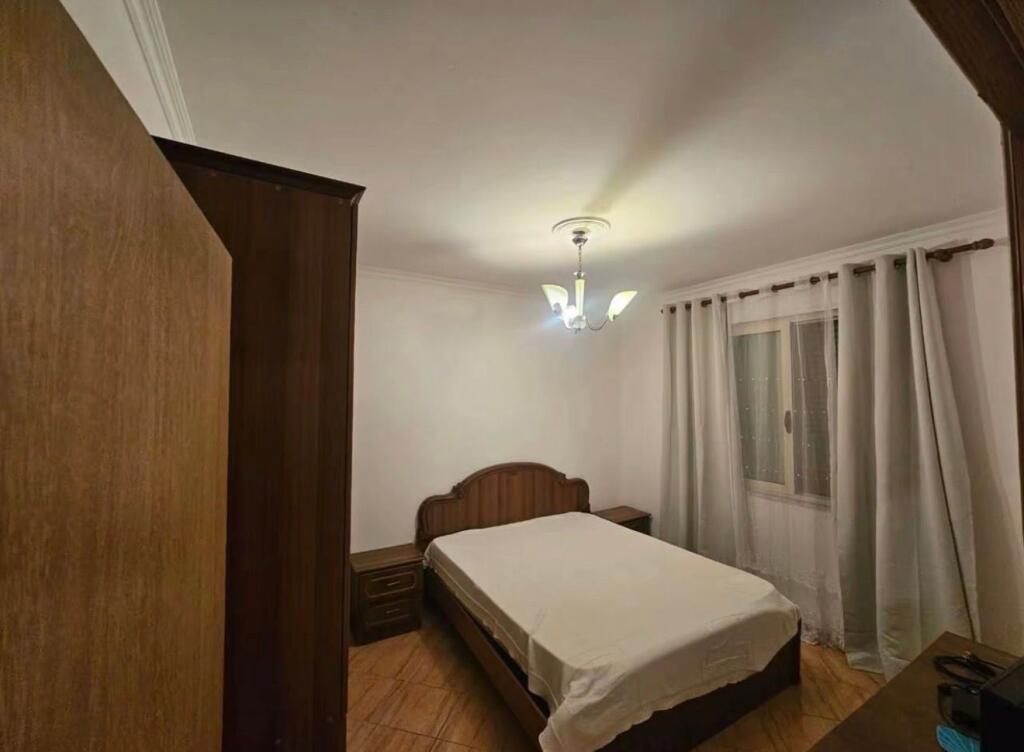 Shitet apartament 1+1golem