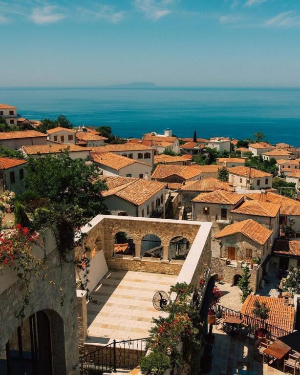 Casa Antica in Vendita a Vuno, Himarë con prezzo di 300.000 euro !