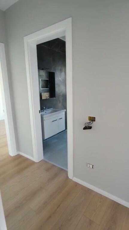 Jepet me qira – Apartament 2+1+2 📍 Ish Fusha e Aviacionit, Tiranë