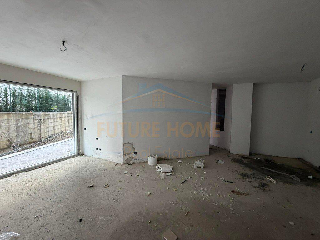 Shitet apartament 2+1+2 Palladium Residence Liqeni i Thate