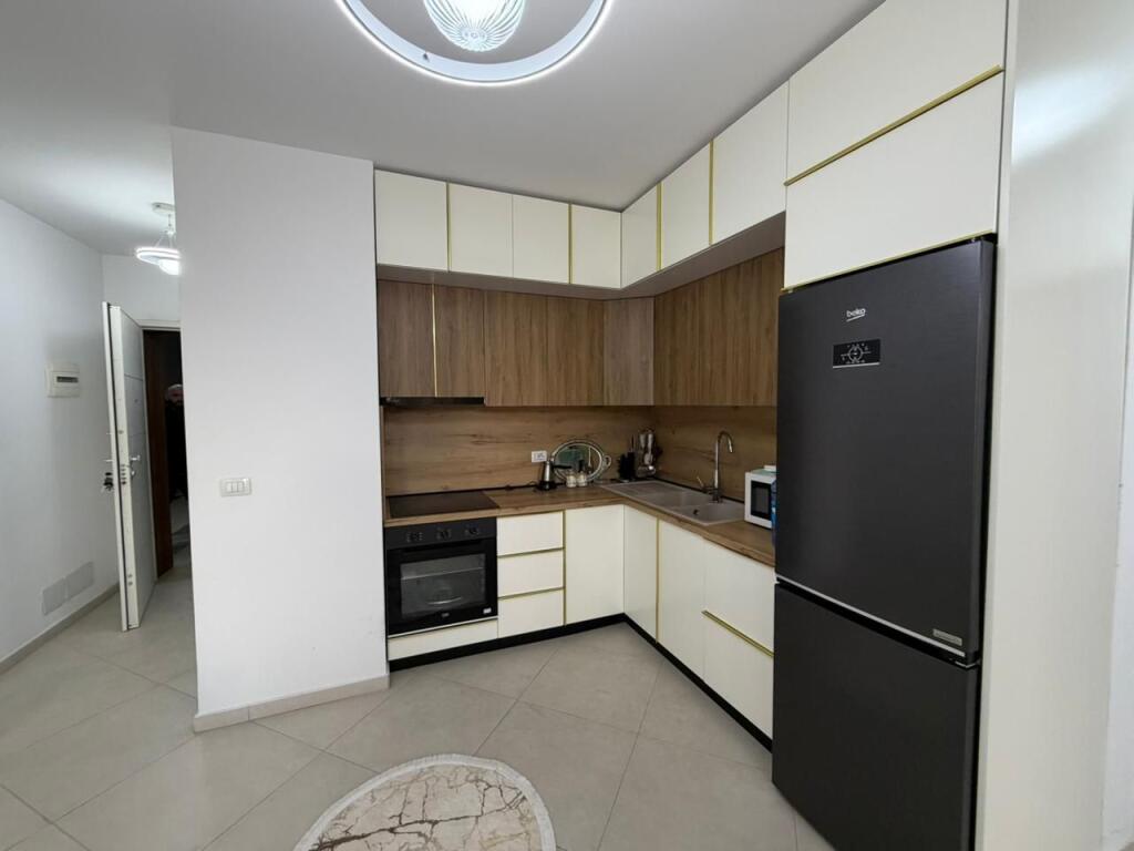 🏡 Jepet me qira apartament 2+1+2 + 🅿️ 📍 Don Bosko, pranë Fiori di Bosko💰 Çmimi: 800 € / muaj