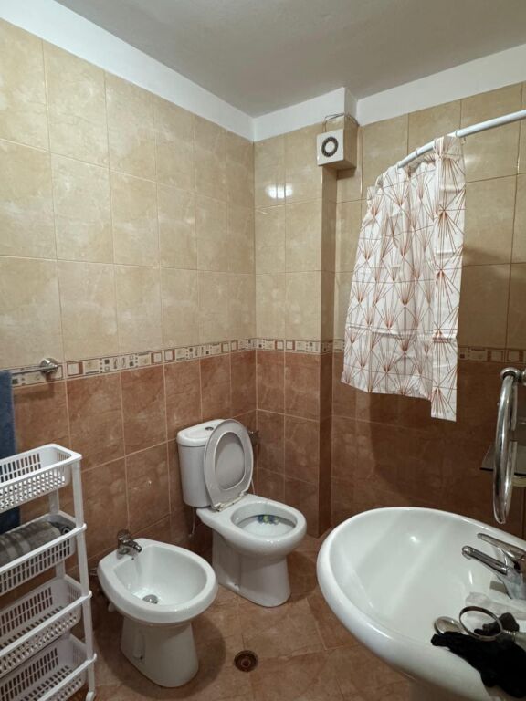 Apartament 1+1 me qera prane Ambasades Amerikane