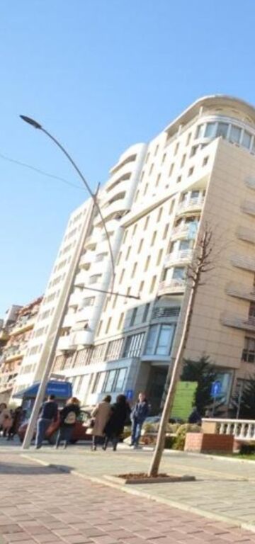 🌟 Jepet me Qira – Ambient Biznesi 185 m² me Ekspozim të Lartë (Qendra, Tiranë)