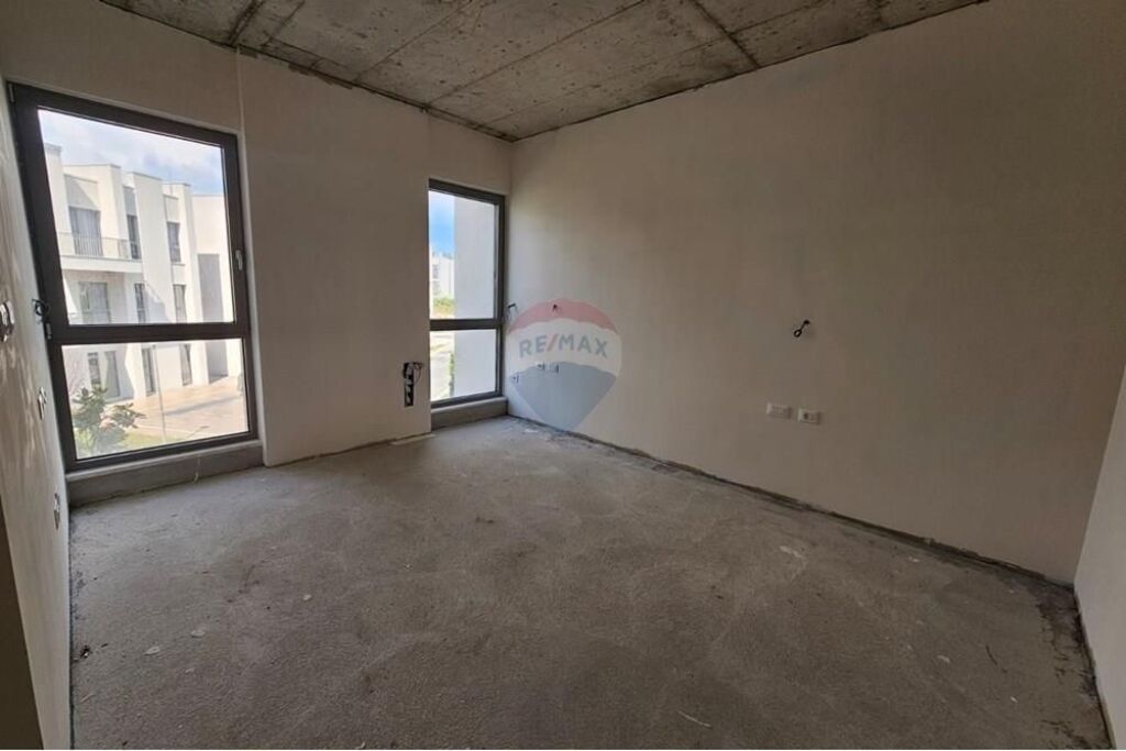Shitet Apartament 3+1+2 në Green Valley Residence