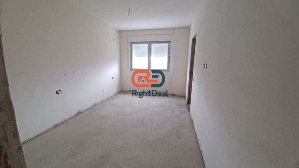 Ne Paskuqan Tek Platinium 1 ,Shitet Apartament 2+1+2 Me Planimetri Te Rregullt!!!