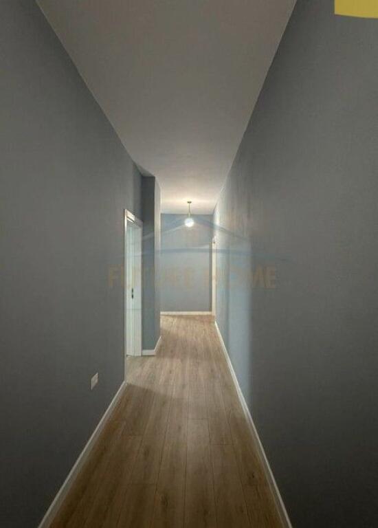 Shitet, Apartament 2+1,Fresk, Tirane