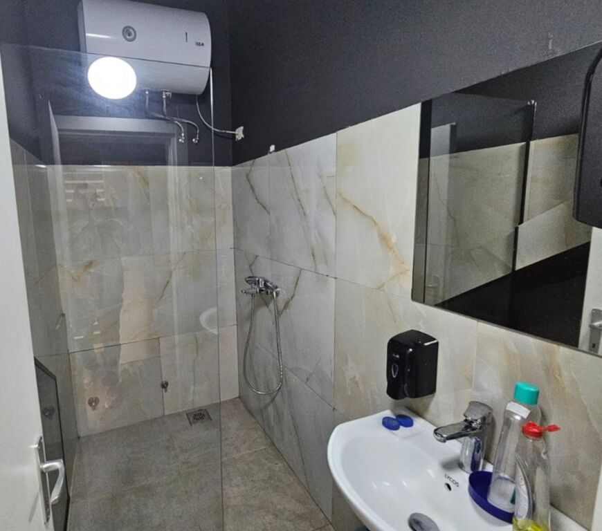 ✨ In Affitto – Unità Commerciale 205 m² nel Cuore di Tirana
