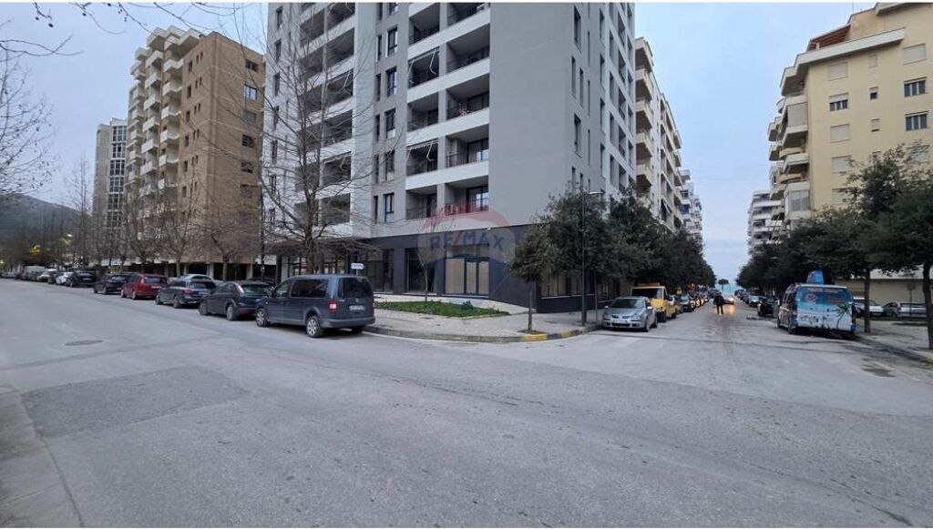 🏬 Premium Business Space for Rent – Lungomare, Vlorë