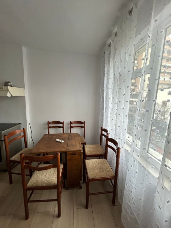 Appartamento in affitto 2+1 piazza Wilson (strada principale) 550€