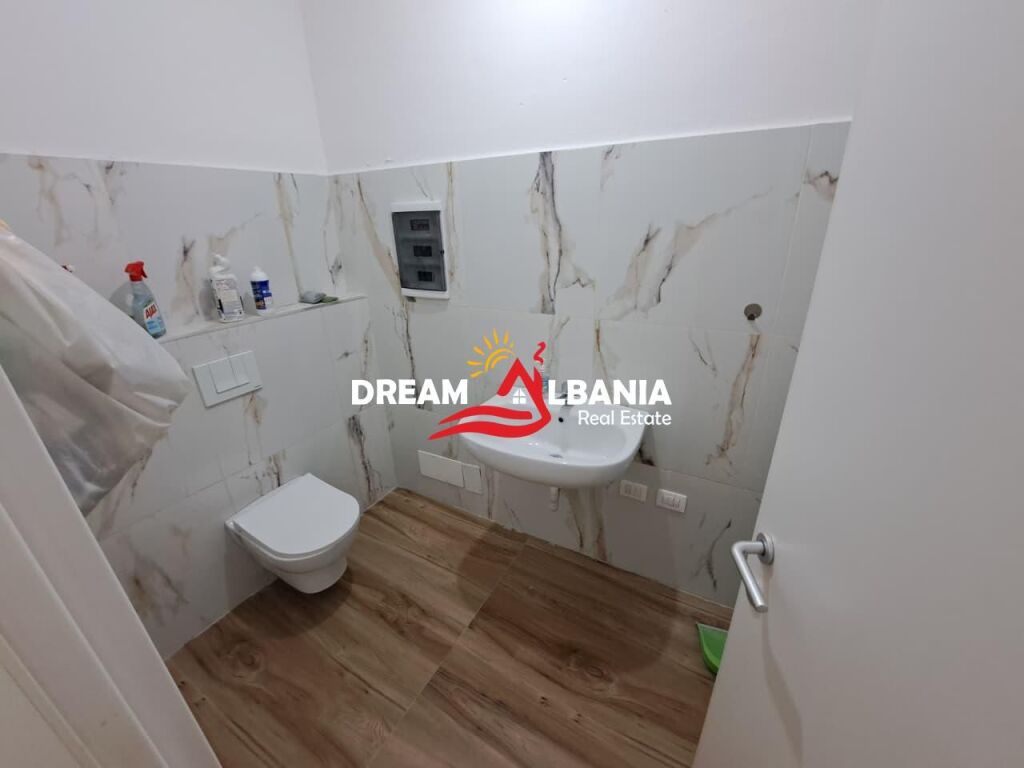 2 Ambiente Biznesi me Qera ne Qender te Tiranes (ID 42611403)