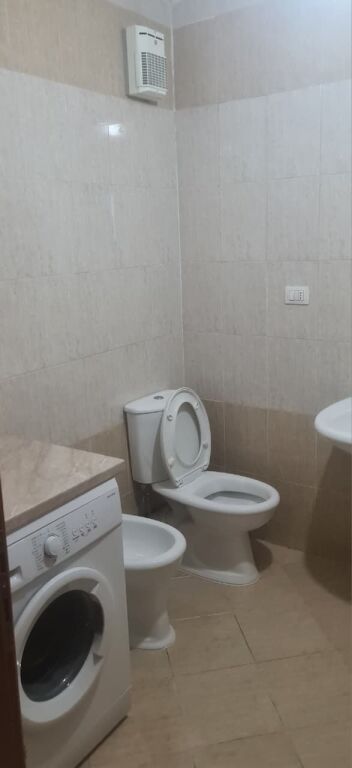 APARTAMENT 2+1+2 me qera Fillimi i Rruges Don Bosko