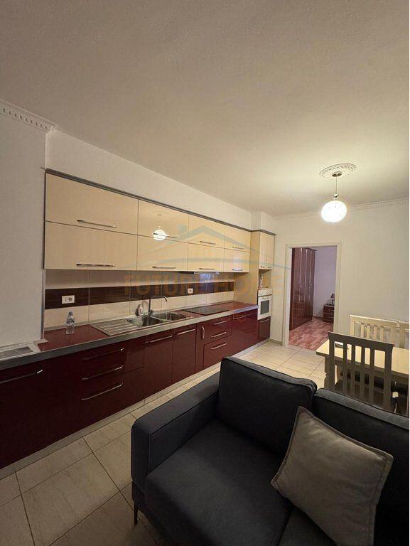 In vendita, Appartamento 1+1, Complesso Kontakt, 21 Dhjetori, Tirane
