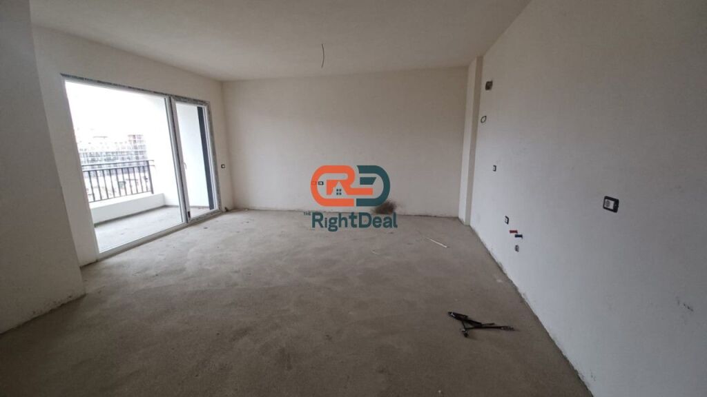Ne Paskuqan Tek Platinium 1 ,Shitet Apartament 2+1+2 Me Planimetri Te Rregullt!!!