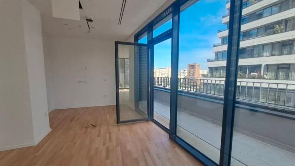 Apartament 2+1+2 me Parking - Lakeview