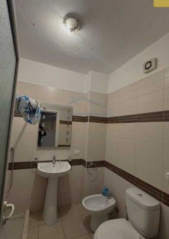 In vendita, Appartamento 1+1, Complesso Kontakt, 21 Dhjetori, Tirana