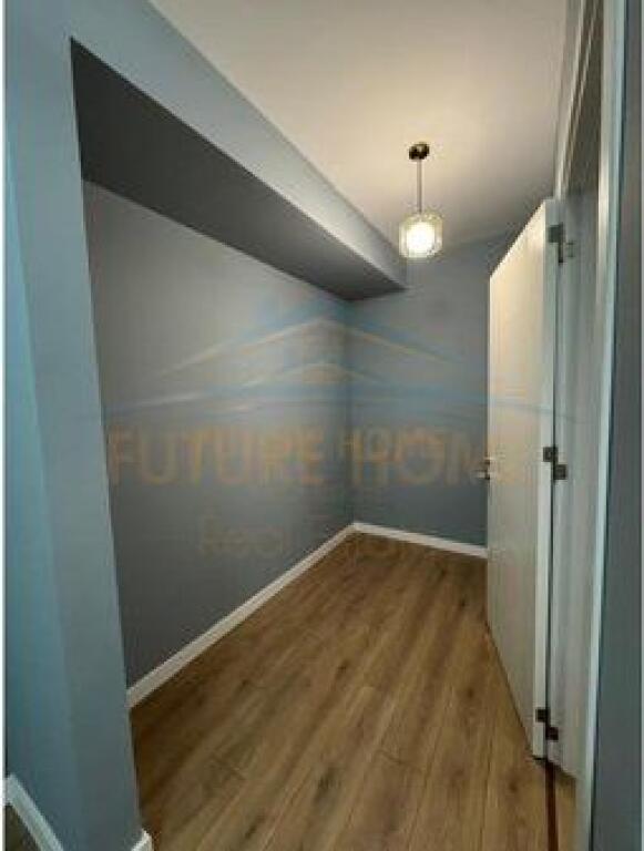 Shitet, Apartament 2+1,Fresk, Tirane