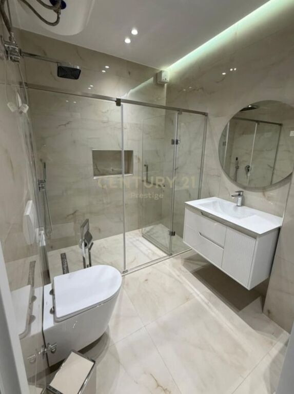 ✨ Jepet me Qira – Vile 2+1 e Rehatshme në Xhamllik, Tirane