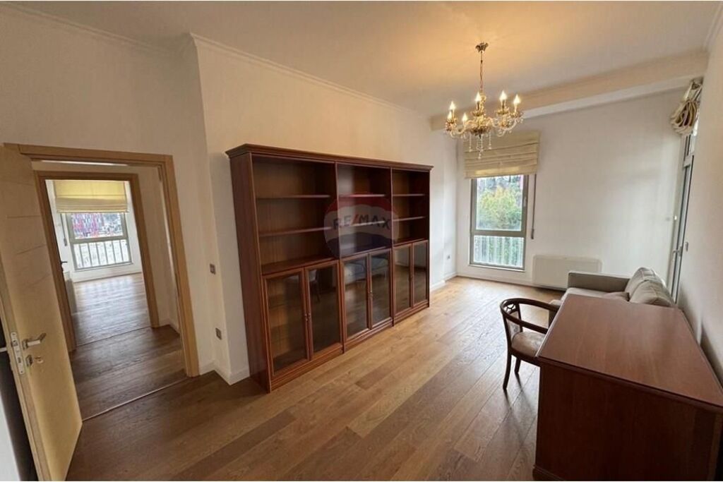 4+1 apartment for rent in Bllok, near Garda!