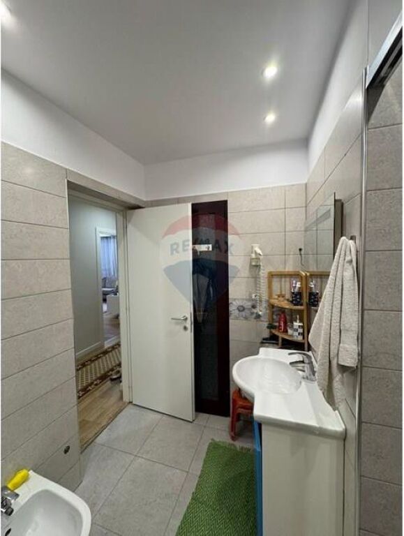 Appartamento - In Affitto - Pazari i Ri, Tirana