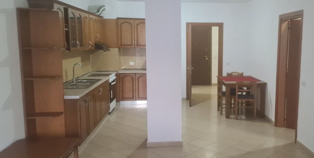 APARTAMENT 2+1+2 me qera Fillimi i Rruges Don Bosko
