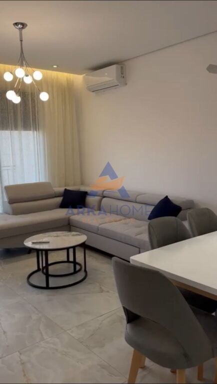 AFFITTASI APPARTAMENTO 1+1+BALCONE " LAGO ASCIUTTO " 1000 EURO