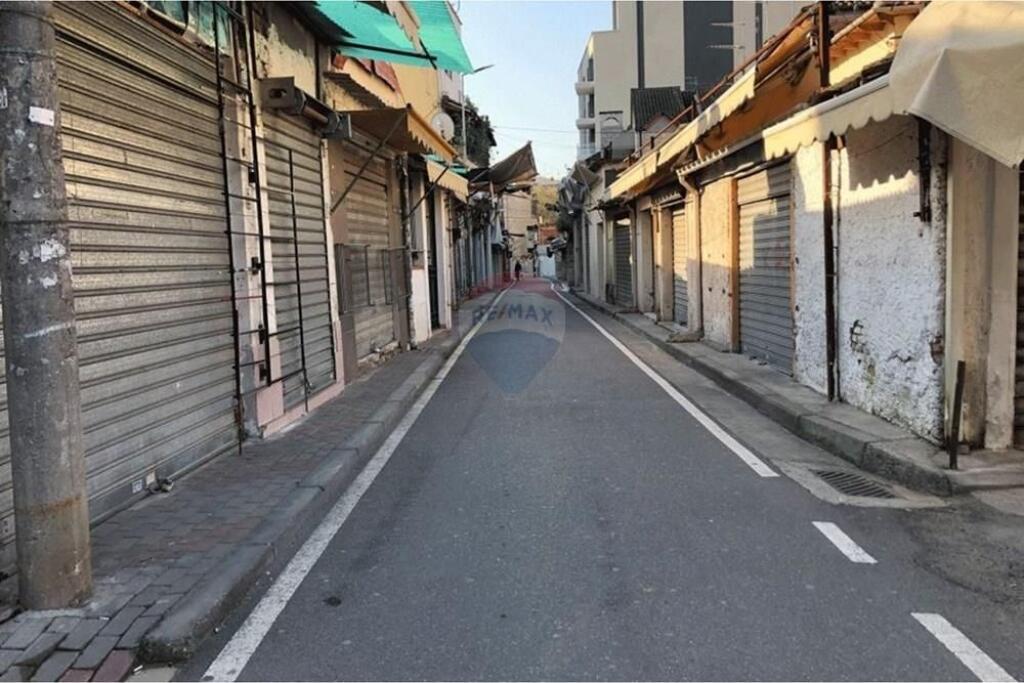 Negozio - In Affitto - Tregu Çam, Tirana