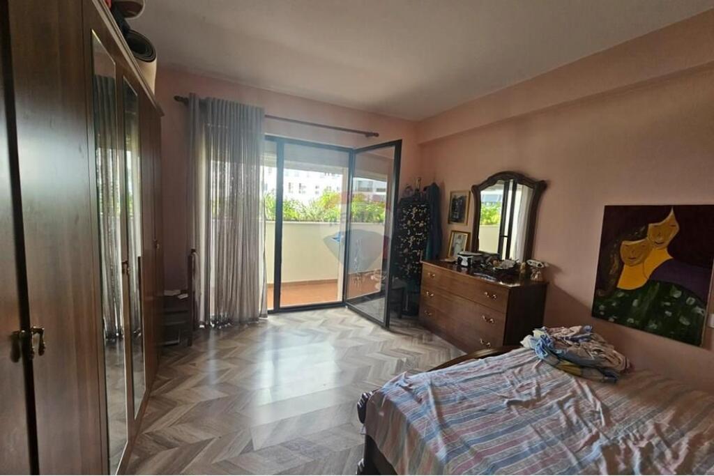 SHITET, APARTAMENT 2+1, RRUGA 5 MAJI, TIRANË