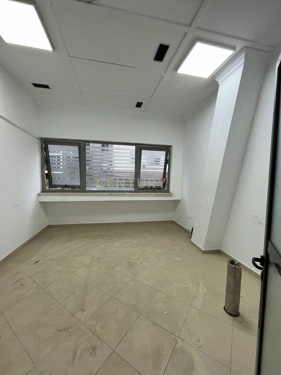 UFFICIO IN AFFITTO CONDOR CENTER, VIA KAVAJES!