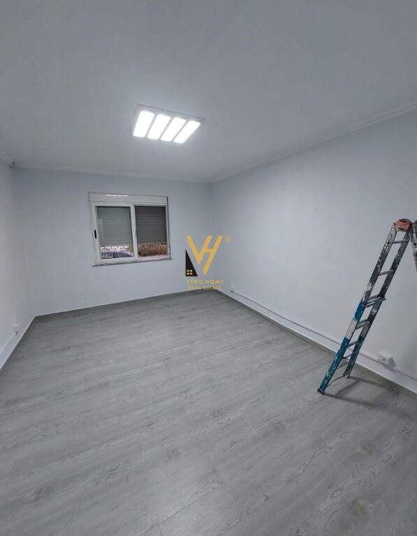 BUSINESS PREMISES 100 M2 FOR RENT AT THE PALACE WITH ARROW 70,000 LEKE