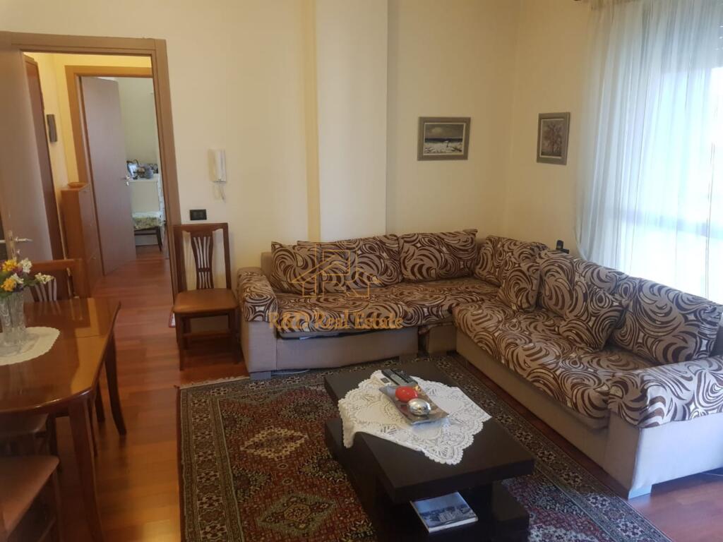 🏡 Appartamento 1+1 in affitto – Pazari i Ri