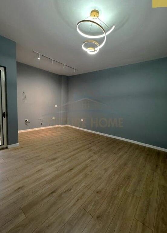 Shitet, Apartament 2+1,Fresk, Tirane