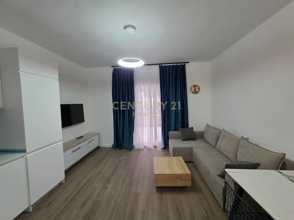 APARTAMENT 1+1+VERANDE, KOMUNA E PARISIT, PRANE LULISHTES 1 MAJI!