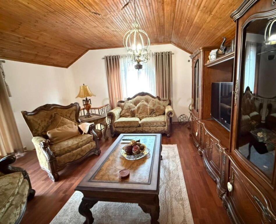 ✨ Jepet me Qira – Vile 2+1 e Rehatshme në Xhamllik, Tirane