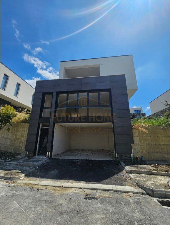 Vendesi Villa Elite, Lago di Farka, Tirana in vendita