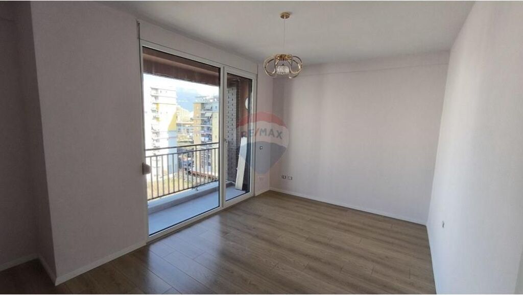 Appartamento - In Affitto - Ex Campo di Aviazione, Tirana