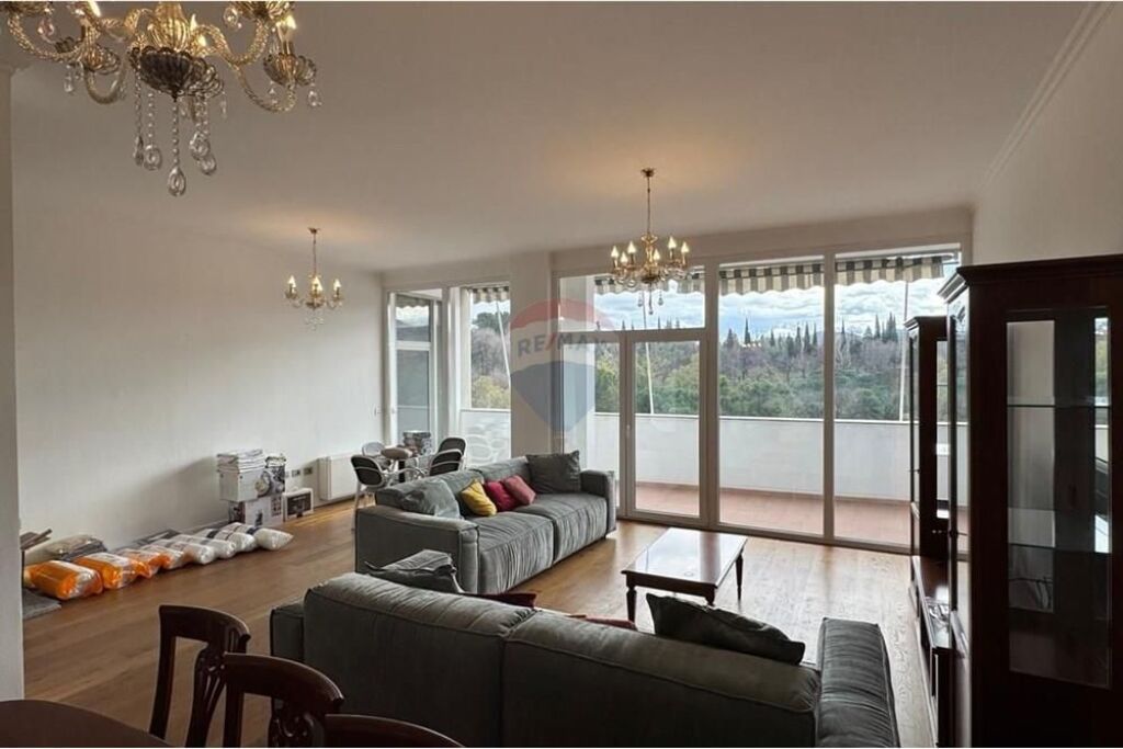 4+1 apartment for rent in Bllok, near Garda!