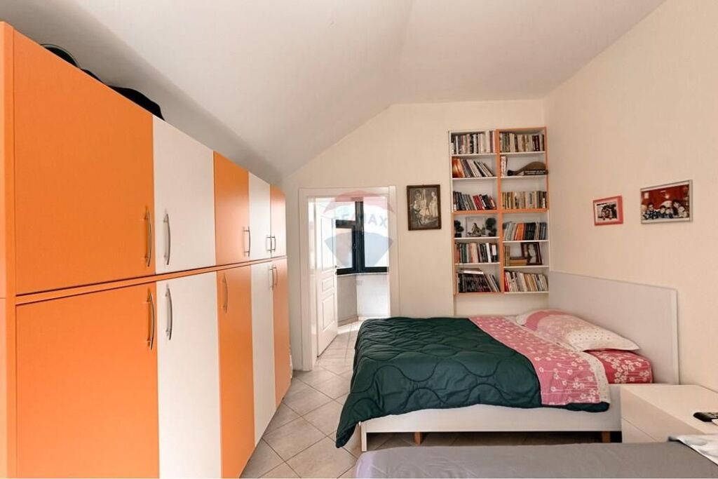Shitet apartament 2+1 te Liqeni i Thatë, Tiranë