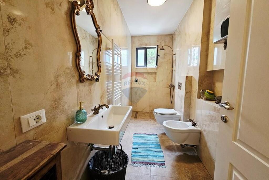 Apartment 2+1 for sale Std.Air Albania!