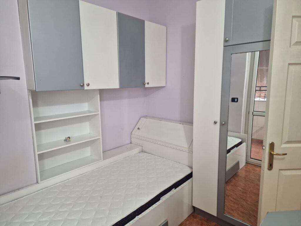 Apartament 2+1 me qera ne rrugen Dritan Hoxha