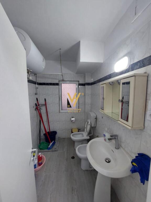 BUSINESS PREMISES 100 M2 FOR RENT AT THE PALACE WITH ARROW 70,000 LEKE