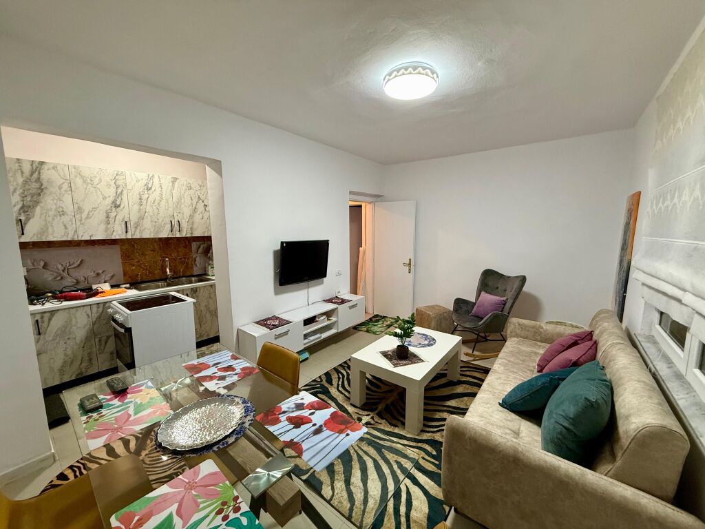 Apartament me qera 1+1 Rruga e kavajes